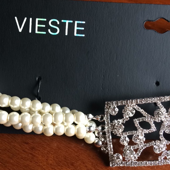 Beautiful Choker Necklace - Picture 4 of 8